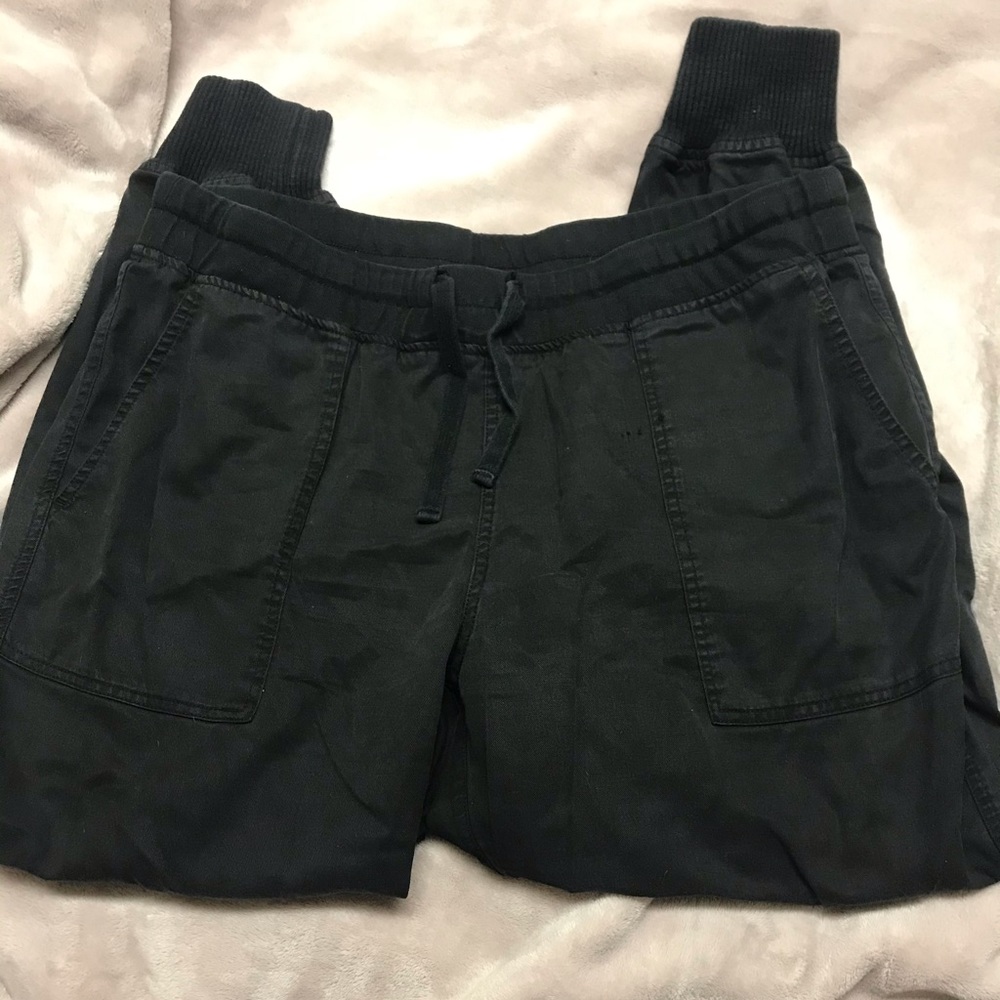 Black roots joggers